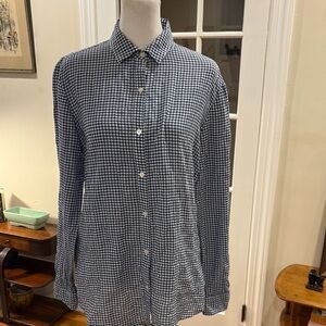 J. McLaughlin Women’s Blue and White Casual Button Down Shirt. Size XS